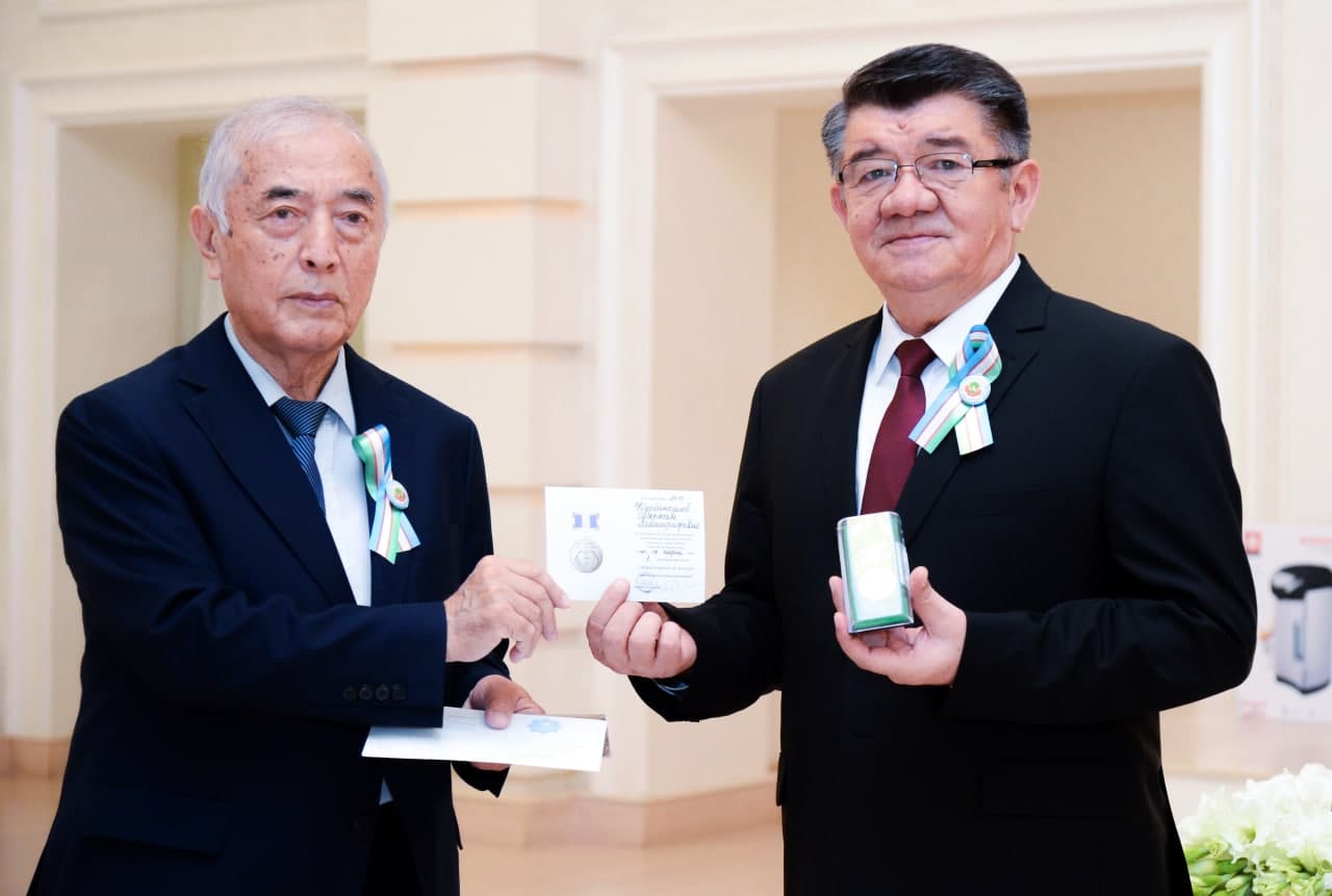 Suyarjon Kurbonkulov was awarded with the labor badge 